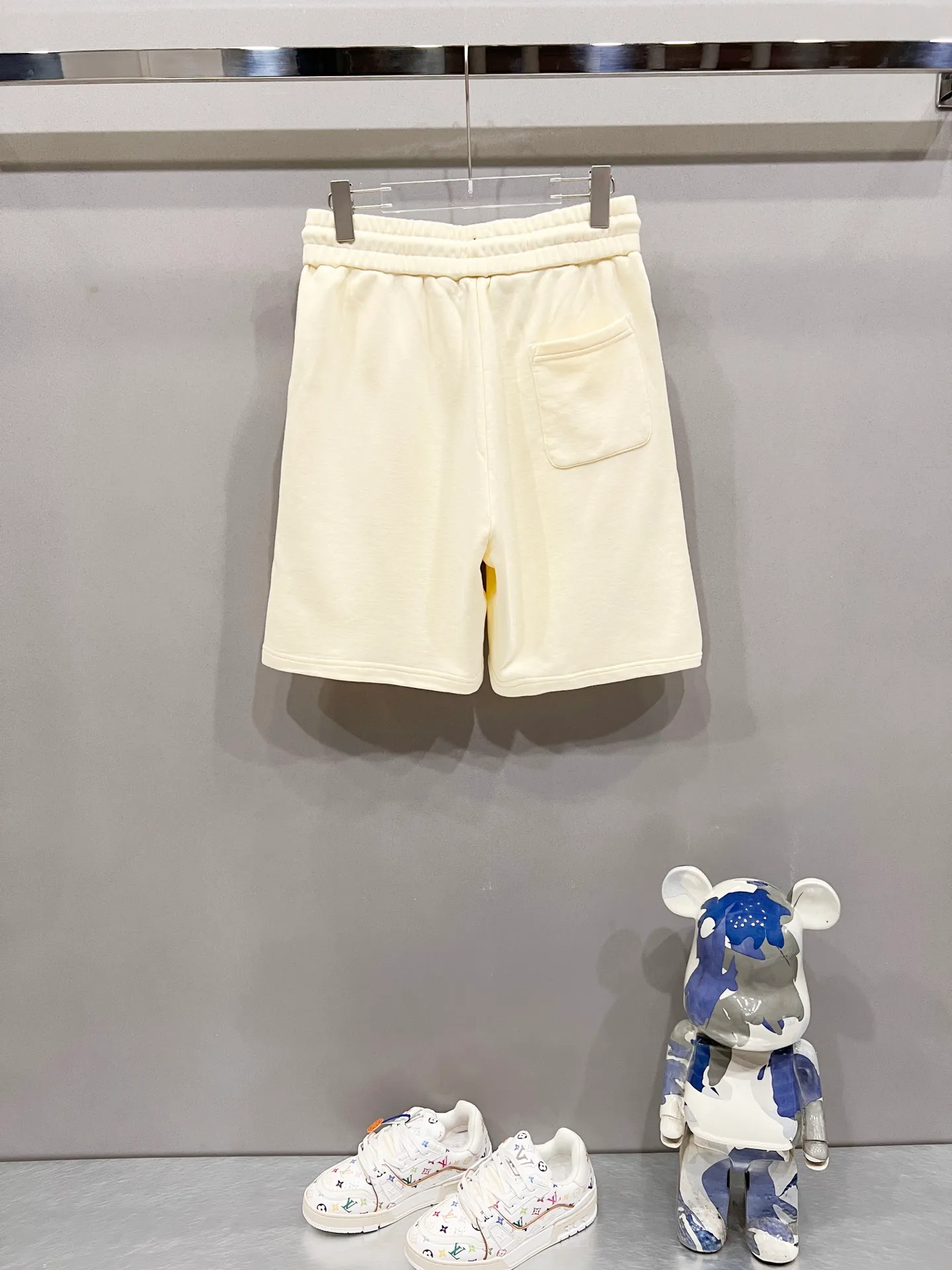 P190 chrome hearts/Chrome hearts pure cotton terry fabric shorts, three-dimensional Sanskrit cross hardware embroidery🪡LOGO logo, official synchronization, high version, high quality, fashionable personality, versatile trend, pure original quality, original fabric, tag, collar label, washed wheat, complete three standards, color: black, white, apricot. Size: S-XL